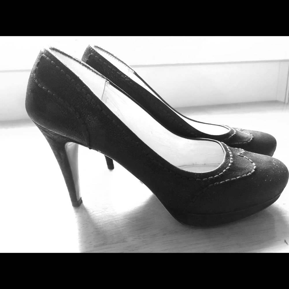 PRADA PUMPS